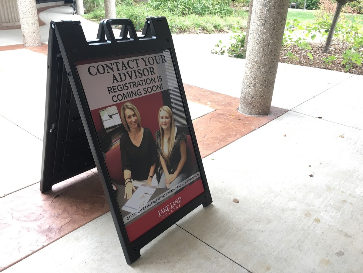 There are signs all around campus reminding students to register. Sophomores can register on Nov. 6, and freshmen can register on Nov. 7.