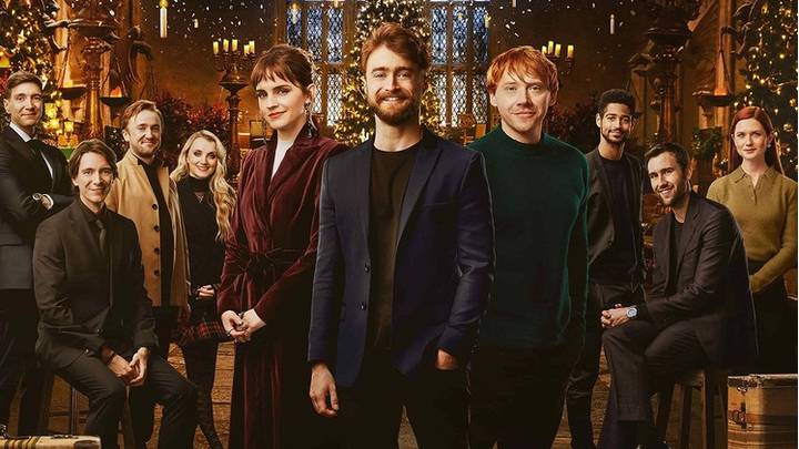 Pictured+On+the+left%3A+James+Phelps%2C+Oliver+Phelps%28seated%29%2C+Tom+Felton+and+Evanna+Lynch.+Pictured+center%2C+from+left+to+right%3A+Emma+Watson%2C+Daniel+Radcliffe+and+Rupert+Grint.+Pictured+on+the+right%3A+Alfred+Enoch%2C+Matthew+Lewis%28seated%29+and+Bonnie+Wright.+Photo+retrieved+from+HBOMax.+