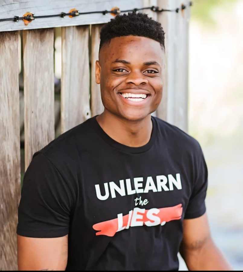 Motivational speaker Abraham Sculley (pictured above) will be presenting Eradicating Mental Health Stigma to LLC on March 2, 2022. Photo retrieved from Abrahamsculley.com.