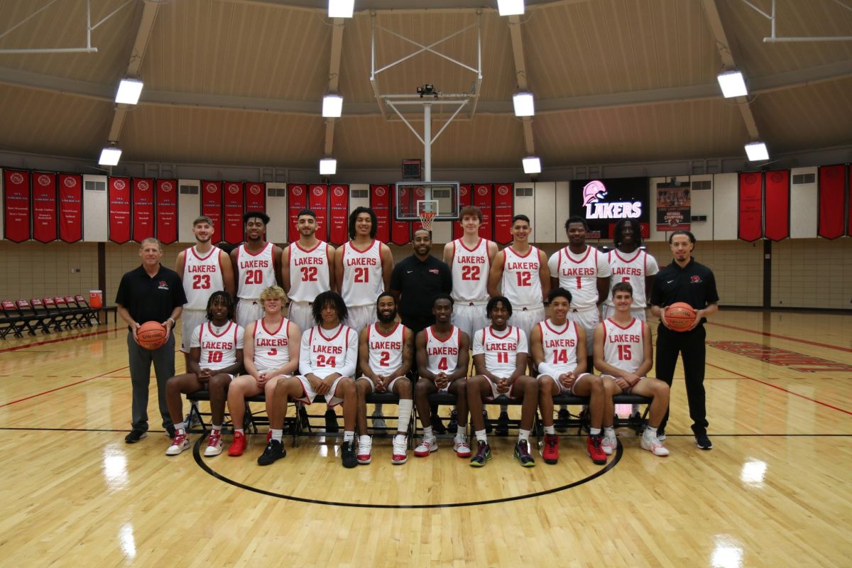 Group+shot+of+this+academic+year%E2%80%99s+Men%E2%80%99s+Basketball+team+and+coaches.+Photo+by+Lake+Land+College+Athletics.