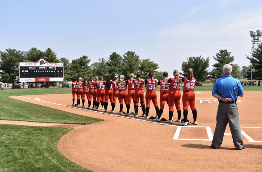 Laker Softball team and Coach Nelson at the Region 24 Softball Tournament at the Southwestern Illinois College Softball field in Belleville, Illinois on Saturday, May 13, 2023. Photo via Laker Softball Twitter